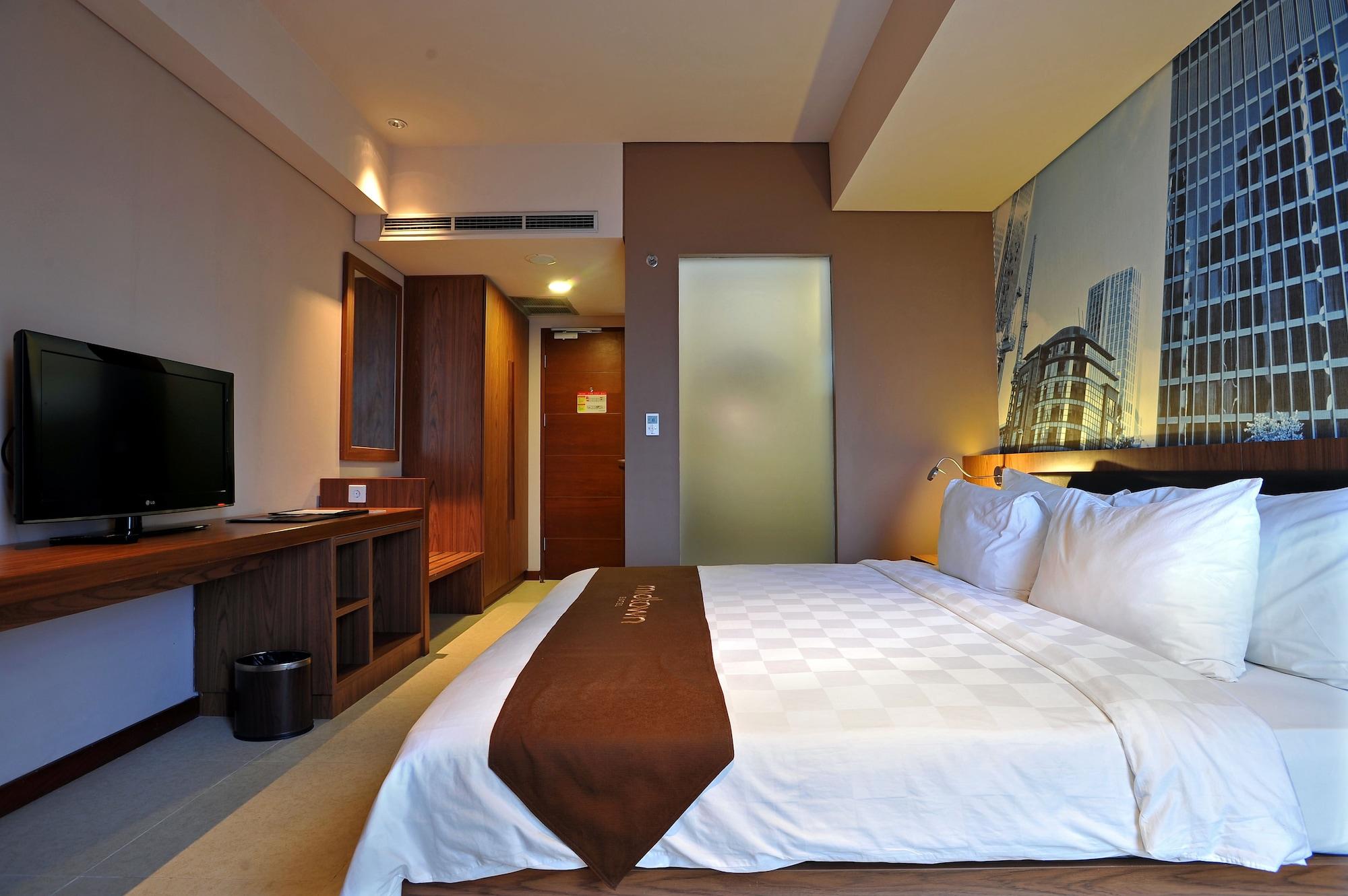 Midtown Hotel Surabaya Exterior foto