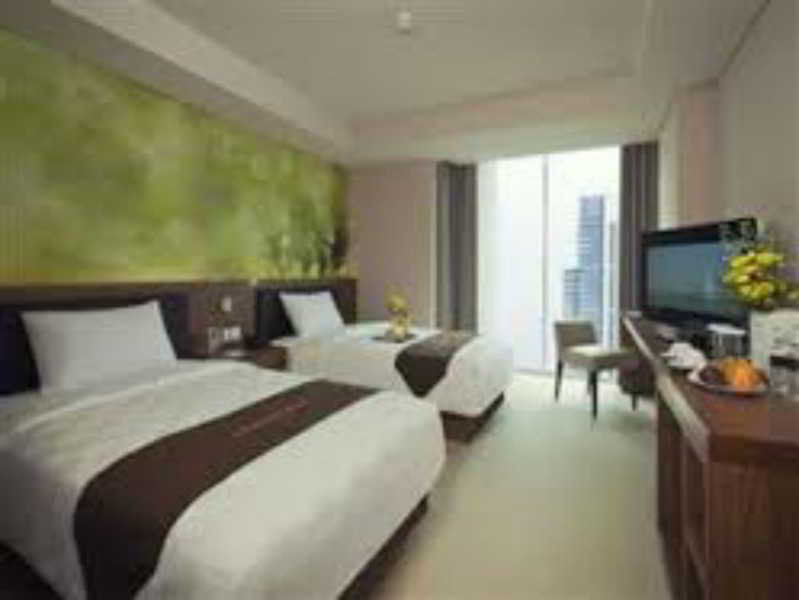Midtown Hotel Surabaya Exterior foto