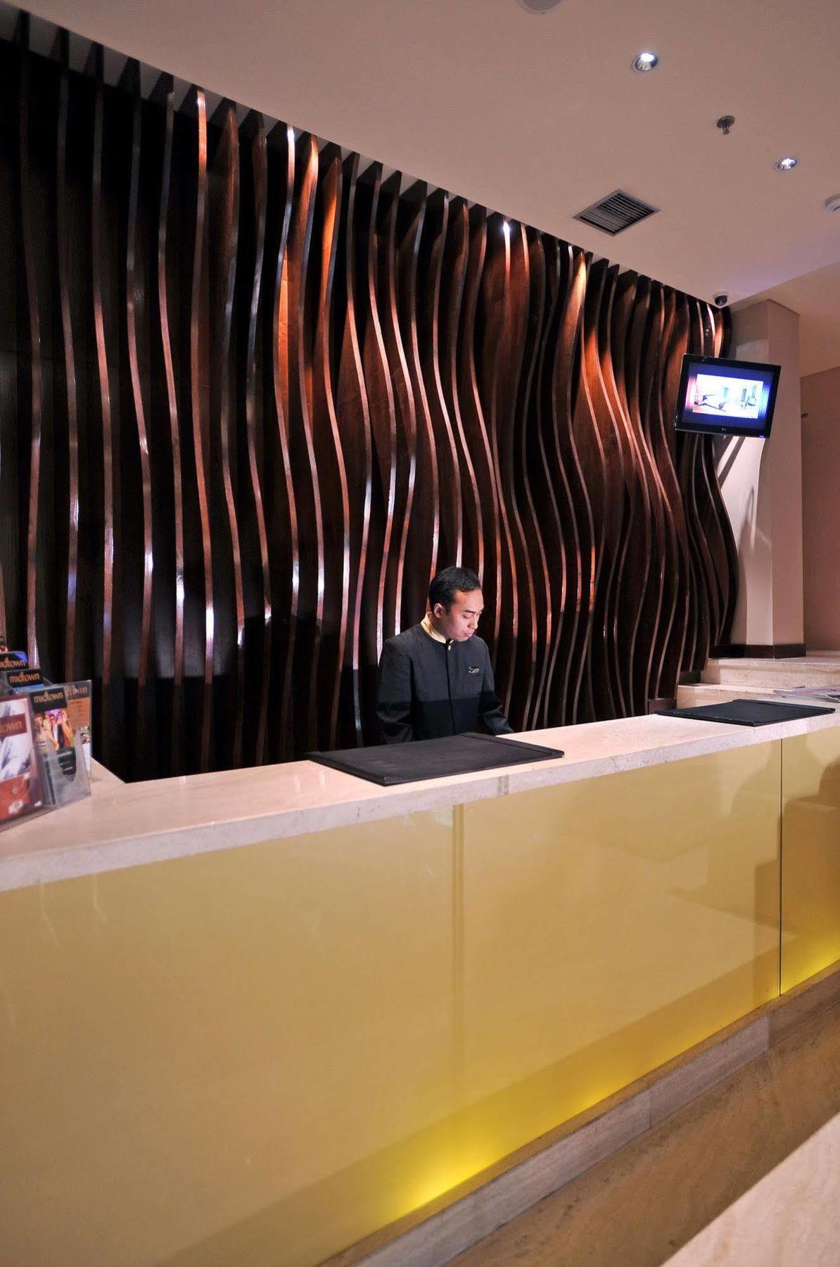 Midtown Hotel Surabaya Exterior foto